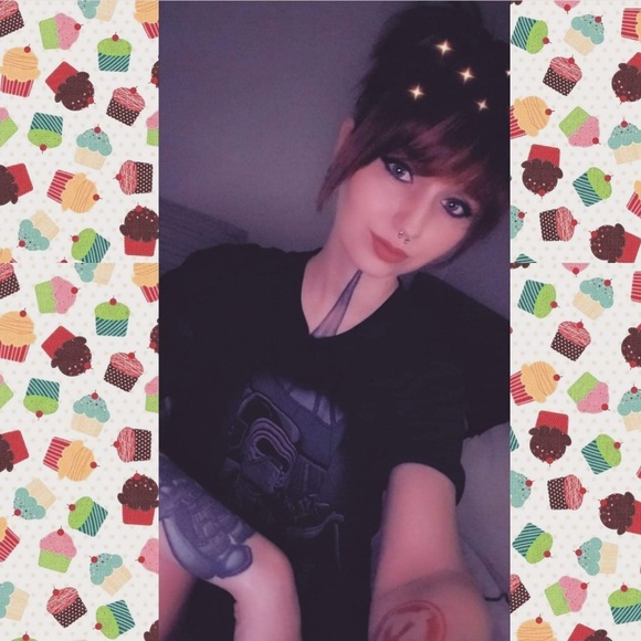 Meet your Posher, Daila - Picture 1 of 1